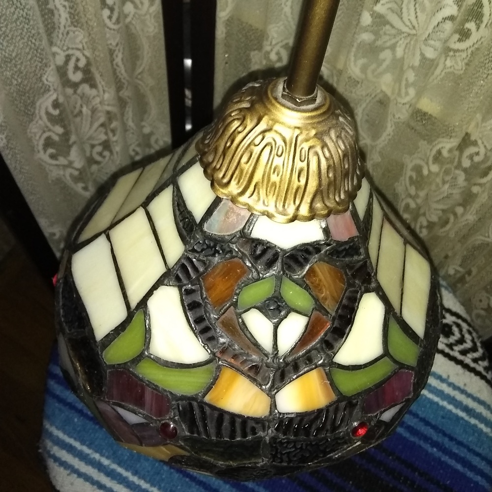 TIFFANY STYLE STAINED GLASS PENDANT HANGING LIGHT